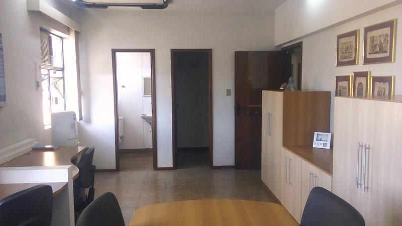 Sala, Barro Preto, 0 Quarto, 0 Vaga