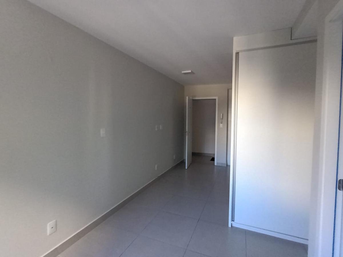 Apartamento, Floresta, 1 Quarto, 0 Vaga