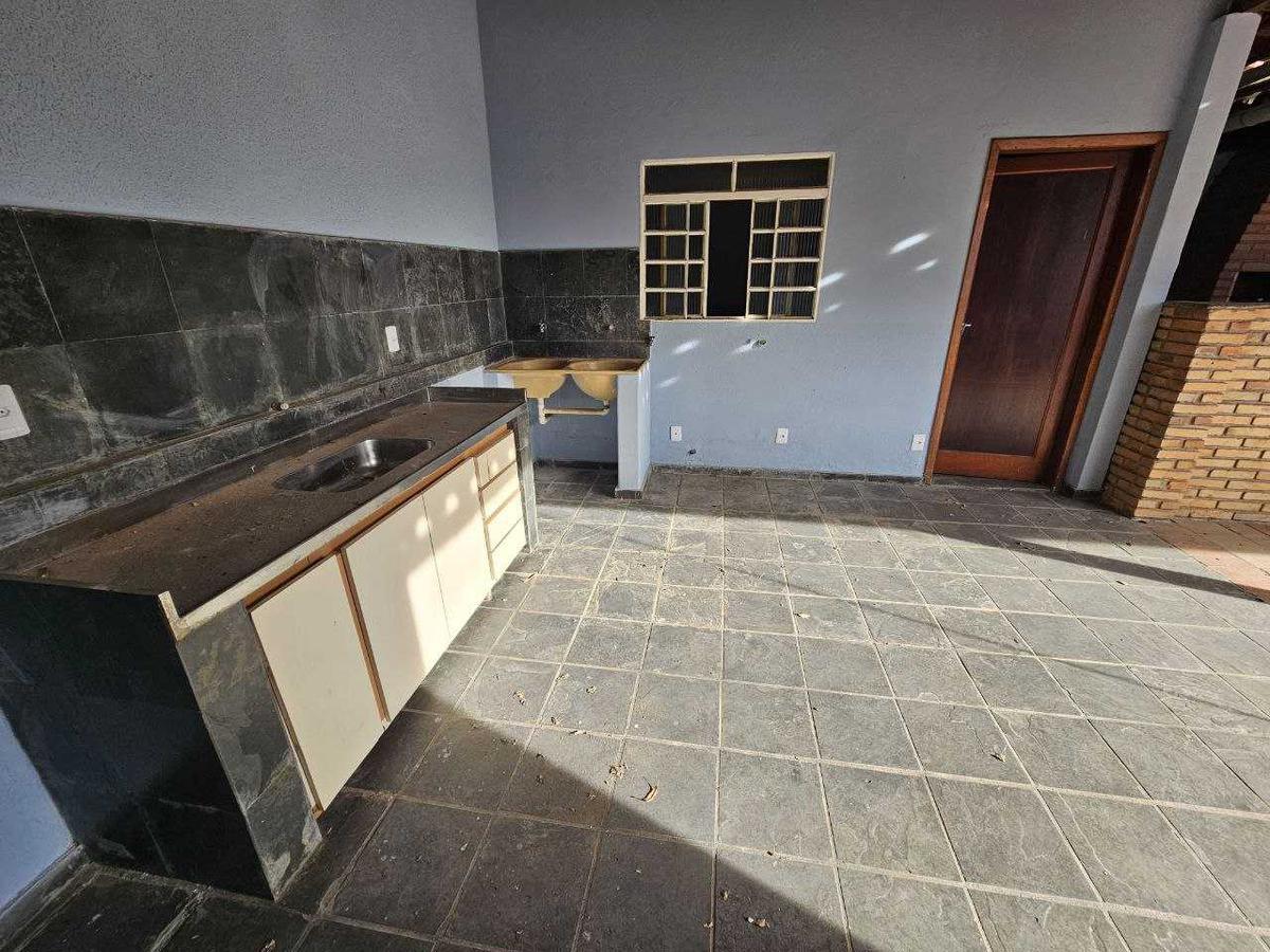 Casa, São Lucas, 3 Quartos, 4 Vagas, 2 Suítes