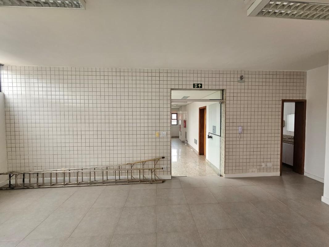 Andar, Estoril, 1 Quarto, 5 Vagas