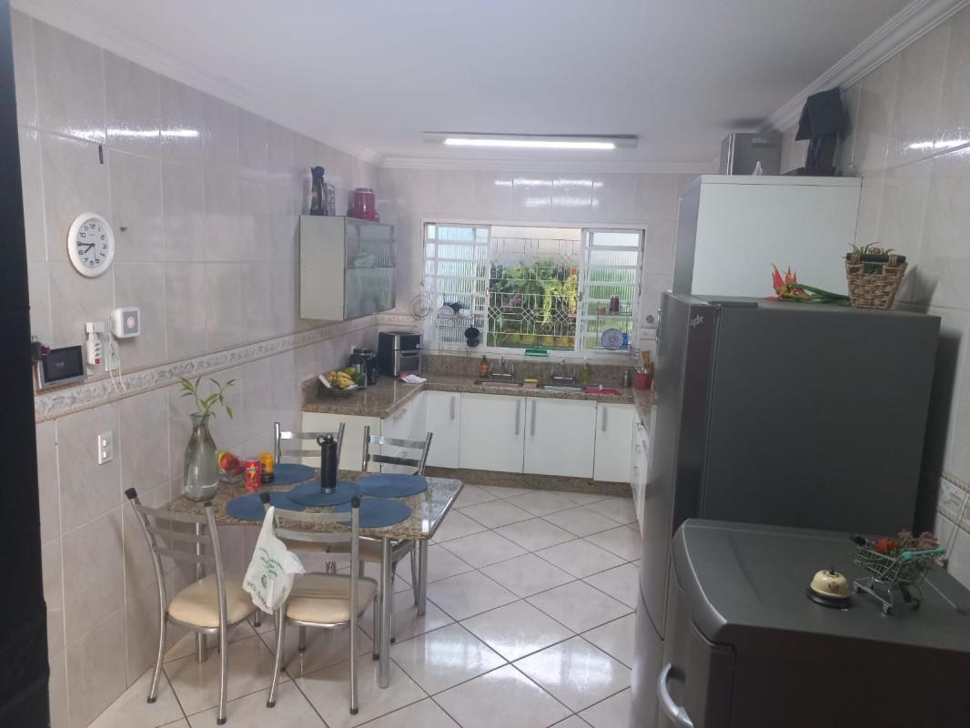 Casa, Caiçaras, 4 Quartos, 6 Vagas, 3 Suítes