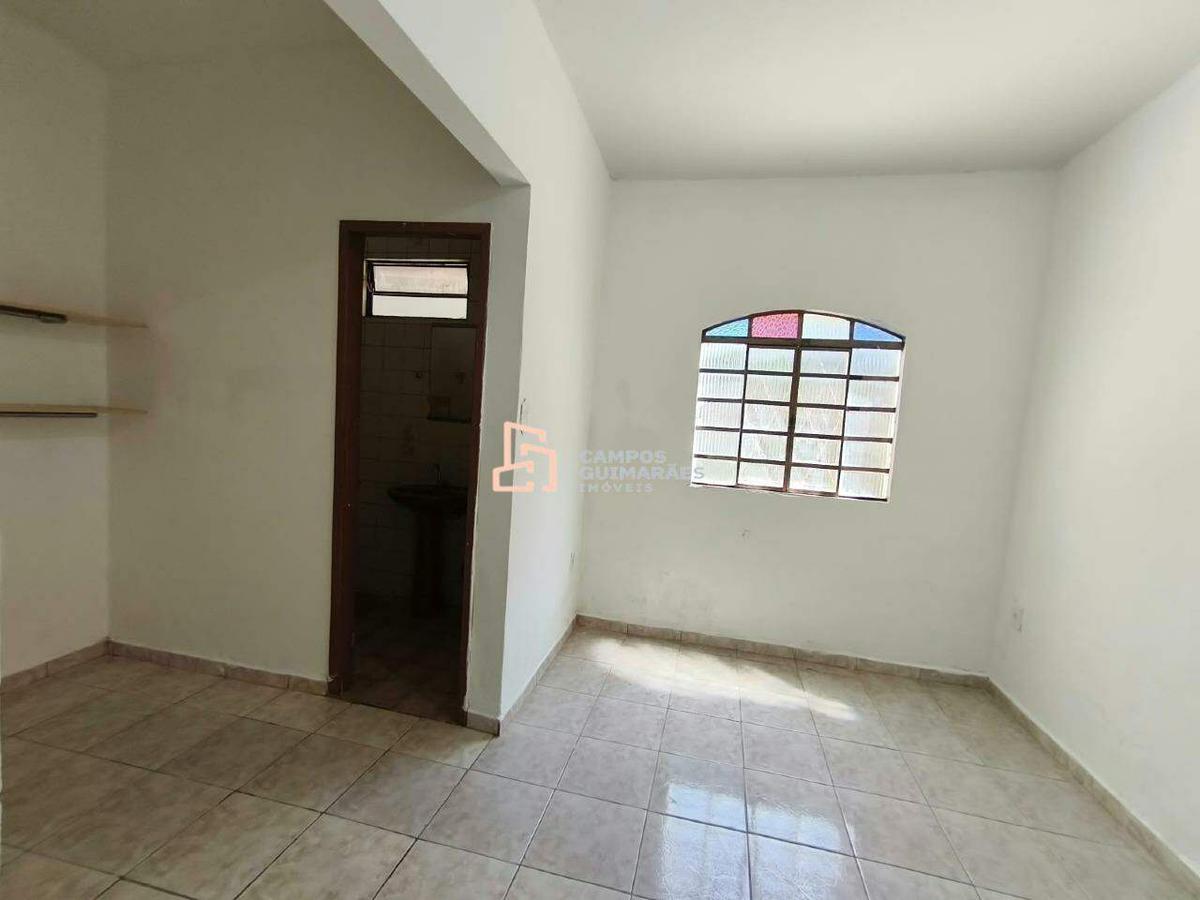 Casa, Conjunto Habitacional Vale do Jatobá, 2 Quartos, 1 Vaga, 1 Suíte