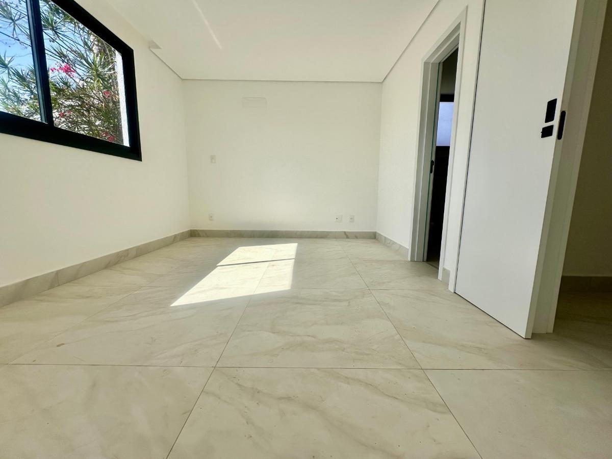 Casa, Planalto, 3 Quartos, 2 Vagas, 1 Suíte