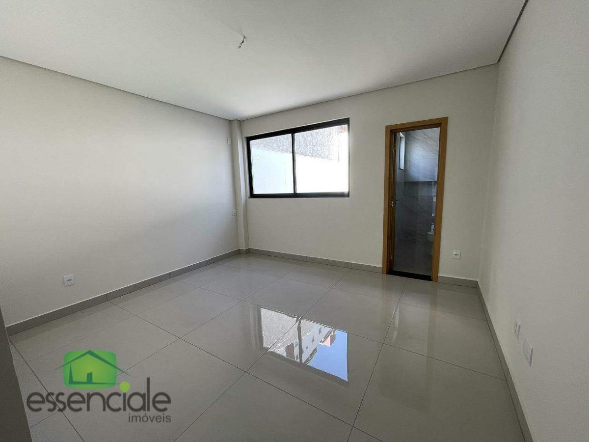 Casa, Europa, 3 Quartos, 3 Vagas, 1 Suíte