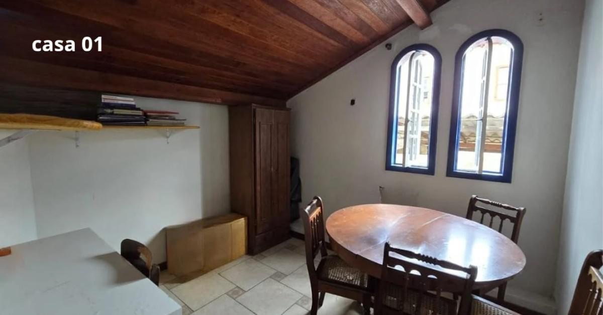 Casa, Centro, 13 Quartos, 0 Vaga, 1 Suíte