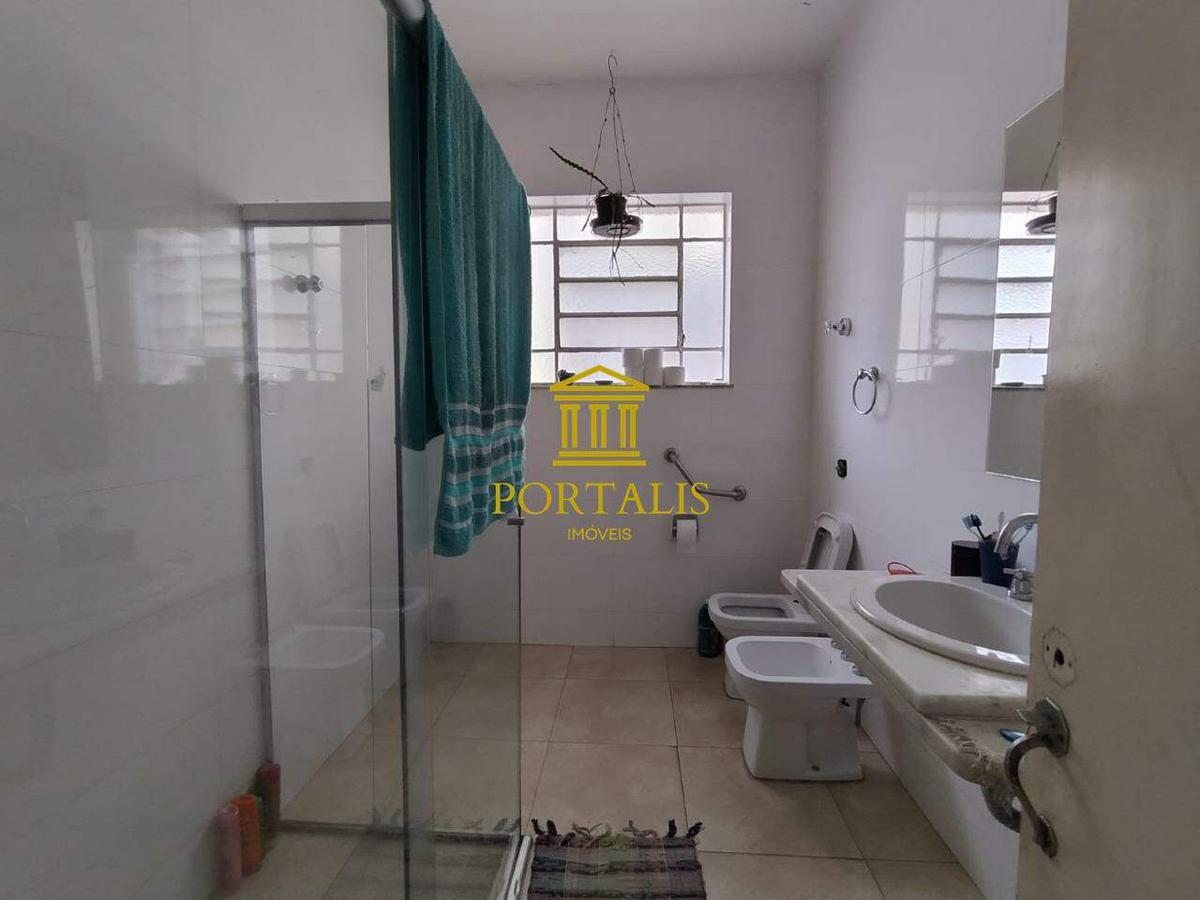 Casa Comercial, Funcionários, 9 Quartos, 5 Vagas