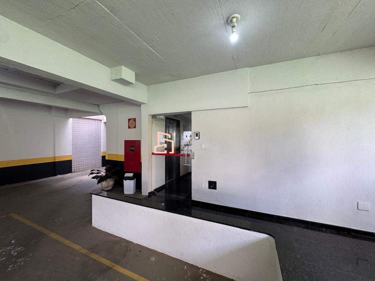 Apartamento, Barreiro, 3 Quartos, 3 Vagas, 1 Suíte