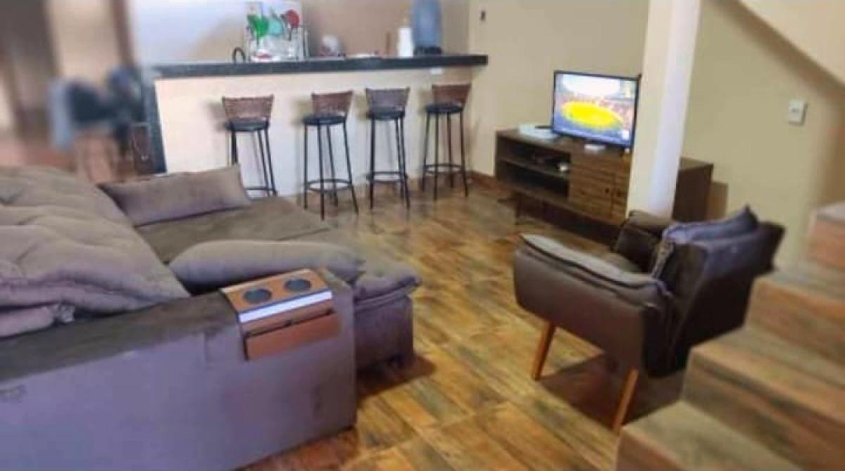 Casa, Monte Verde, 2 Quartos, 2 Vagas, 1 Suíte