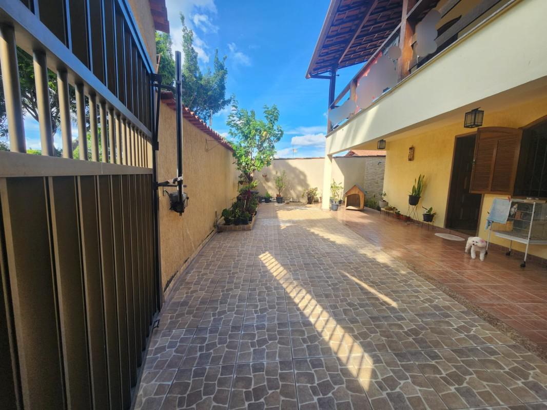 Casa, Alípio de Melo, 6 Quartos, 6 Vagas, 2 Suítes