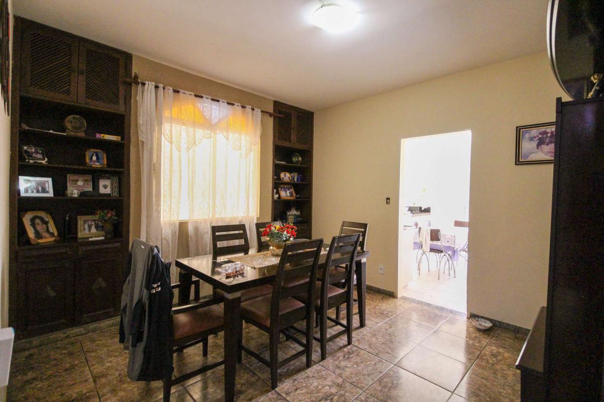 Casa, Planalto, 5 Quartos, 5 Vagas, 1 Suíte