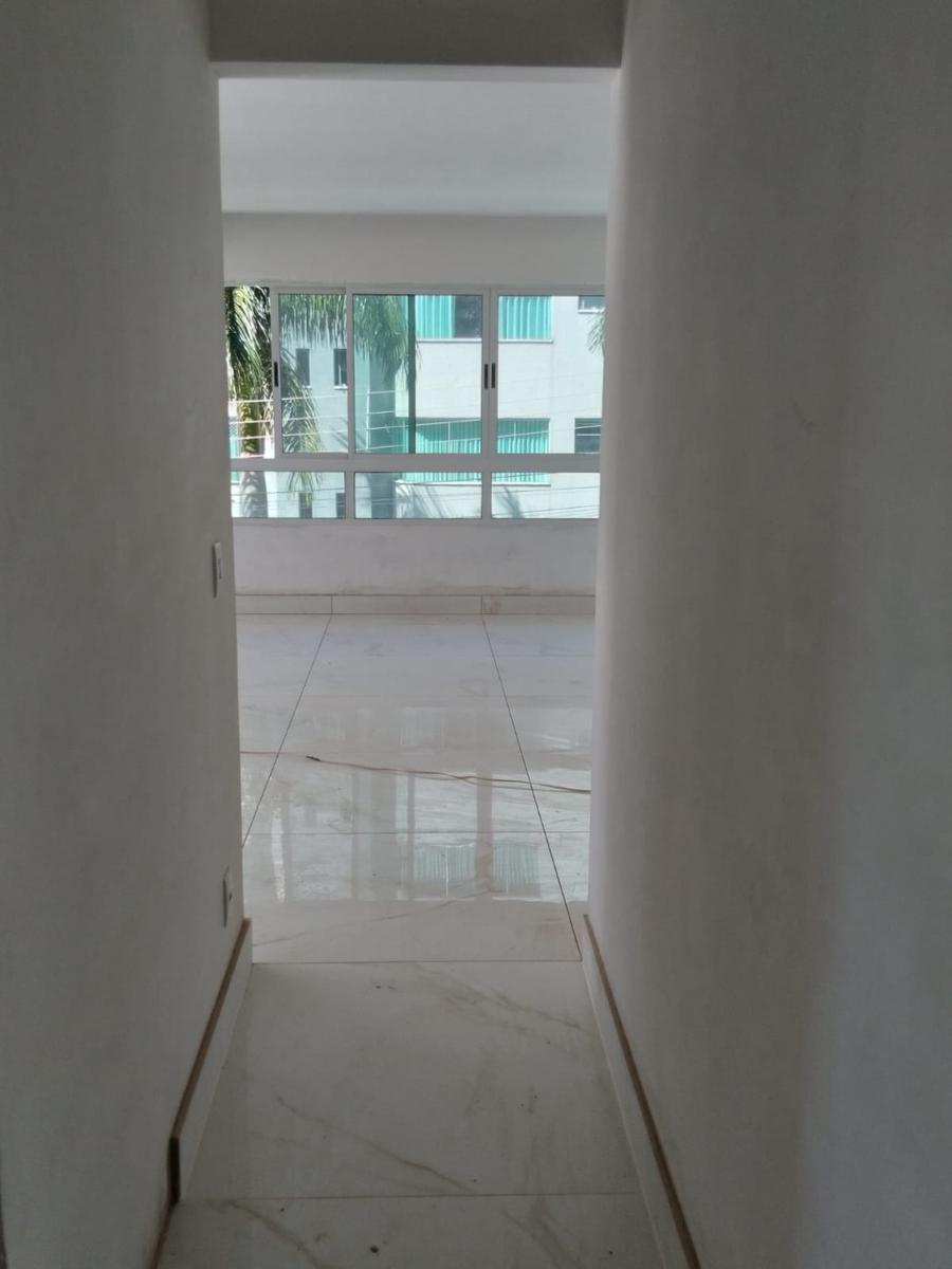 Apartamento, Barreiro, 3 Quartos, 2 Vagas, 1 Suíte