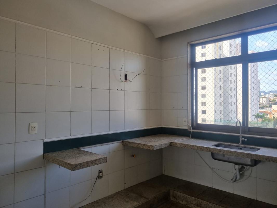 Apartamento, Barreiro, 3 Quartos, 2 Vagas, 1 Suíte