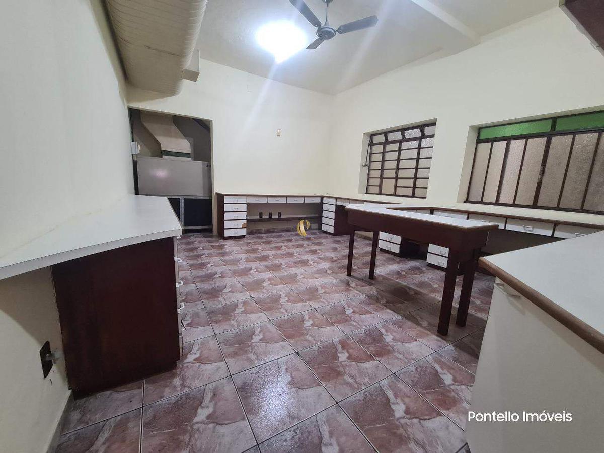 Prédio, Renascença, 8 Quartos, 2 Vagas