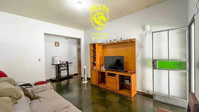 Casa, Santa Terezinha, 4 Quartos, 5 Vagas, 1 Suíte