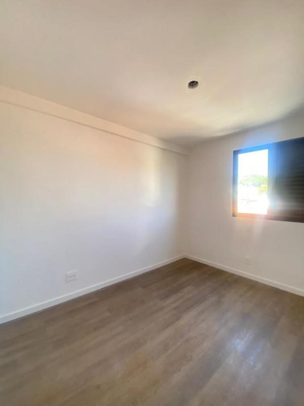 Cobertura, Tirol (barreiro), 3 Quartos, 2 Vagas, 1 Suíte