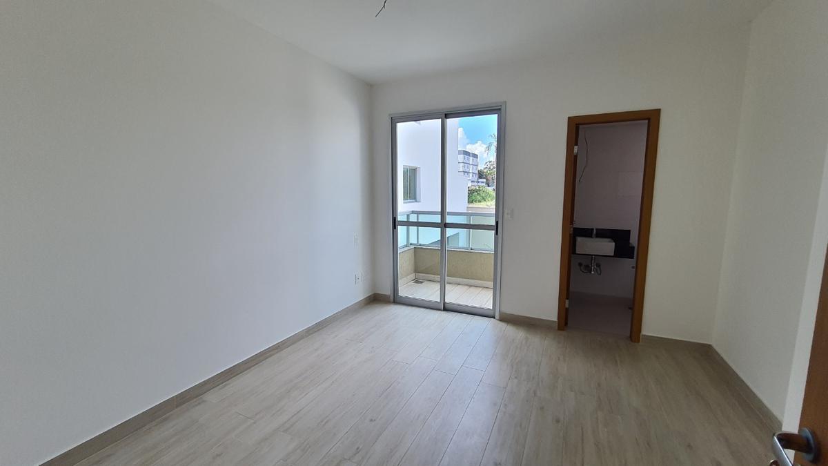 Casa, Centro, 3 Quartos, 2 Vagas, 1 Suíte