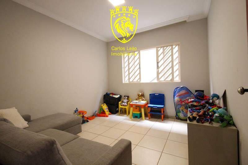 Casa, João Pinheiro, 5 Quartos, 5 Vagas, 1 Suíte