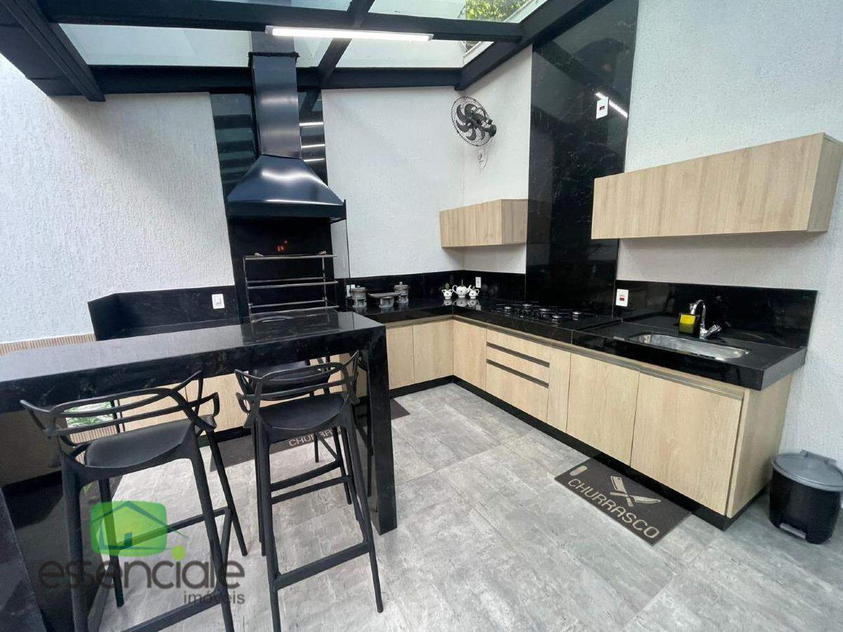 Casa, Europa, 3 Quartos, 3 Vagas, 1 Suíte