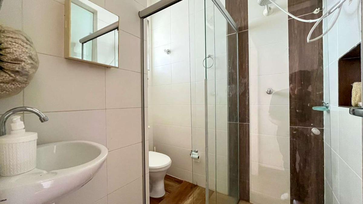 Apartamento, Floresta, 6 Quartos, 0 Vaga, 1 Suíte