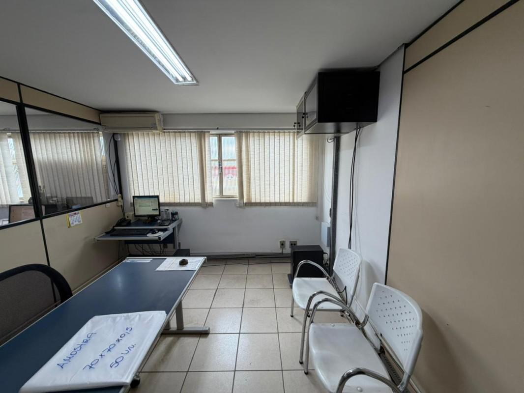 Galpão, Serrano, 0 Quarto, 10 Vagas