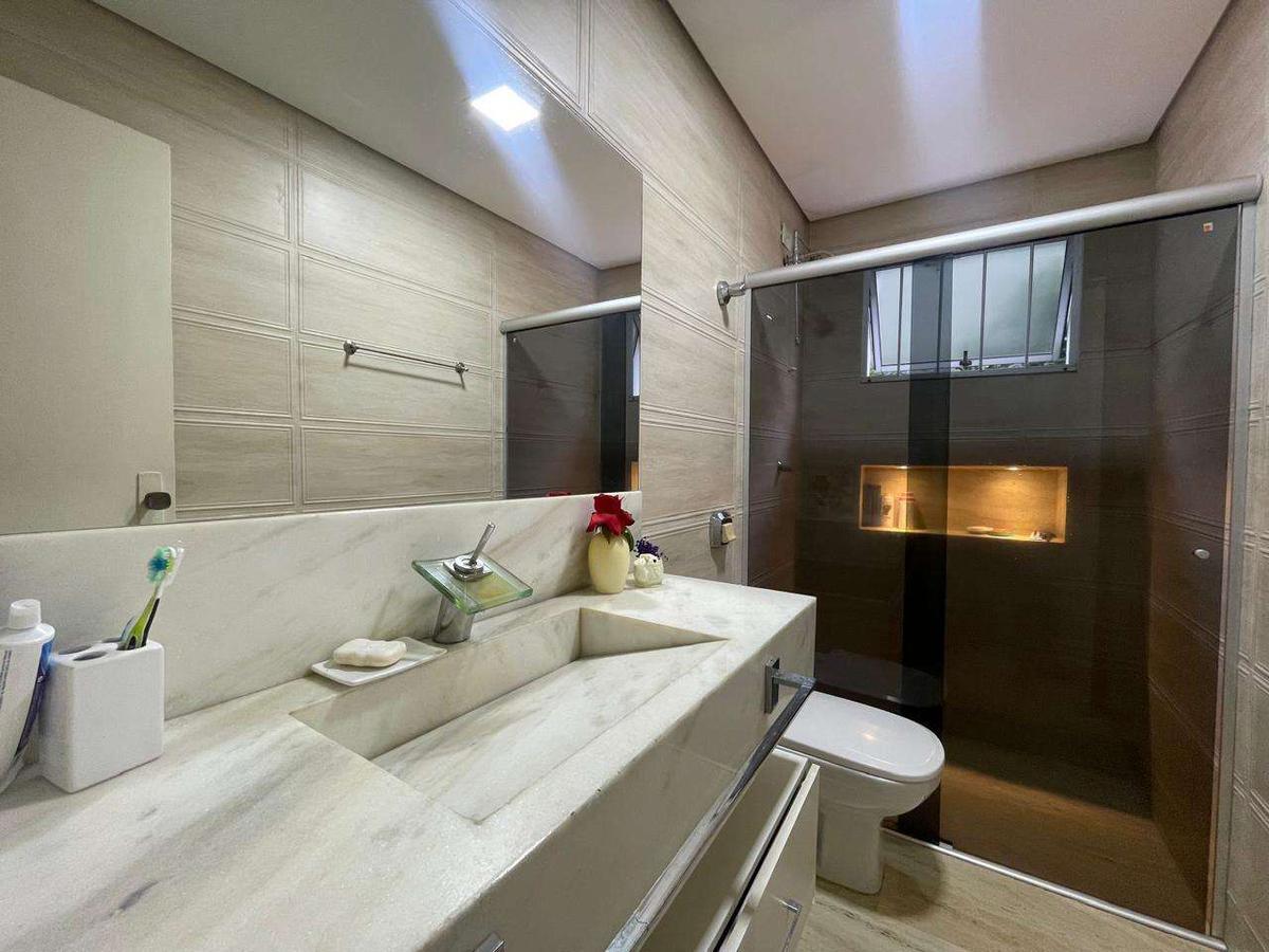 Casa, Santa Lúcia, 5 Quartos, 4 Vagas, 1 Suíte