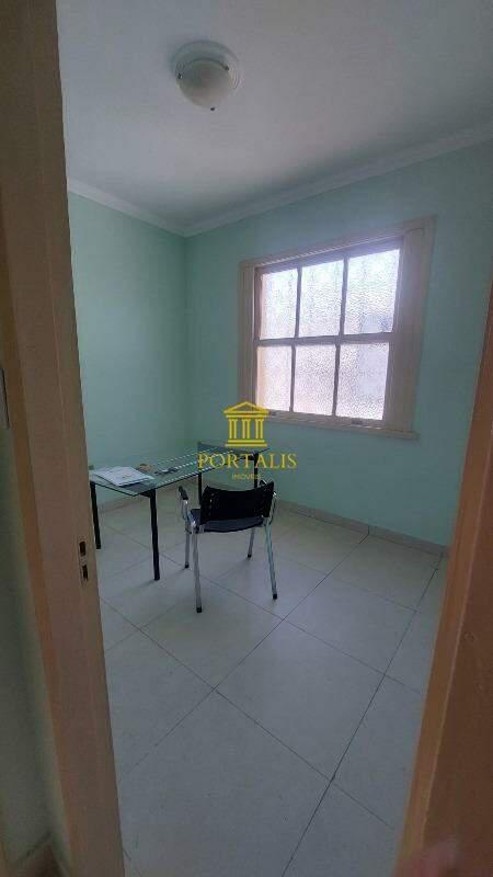 Casa, Floresta, 3 Quartos, 0 Vaga, 2 Suítes