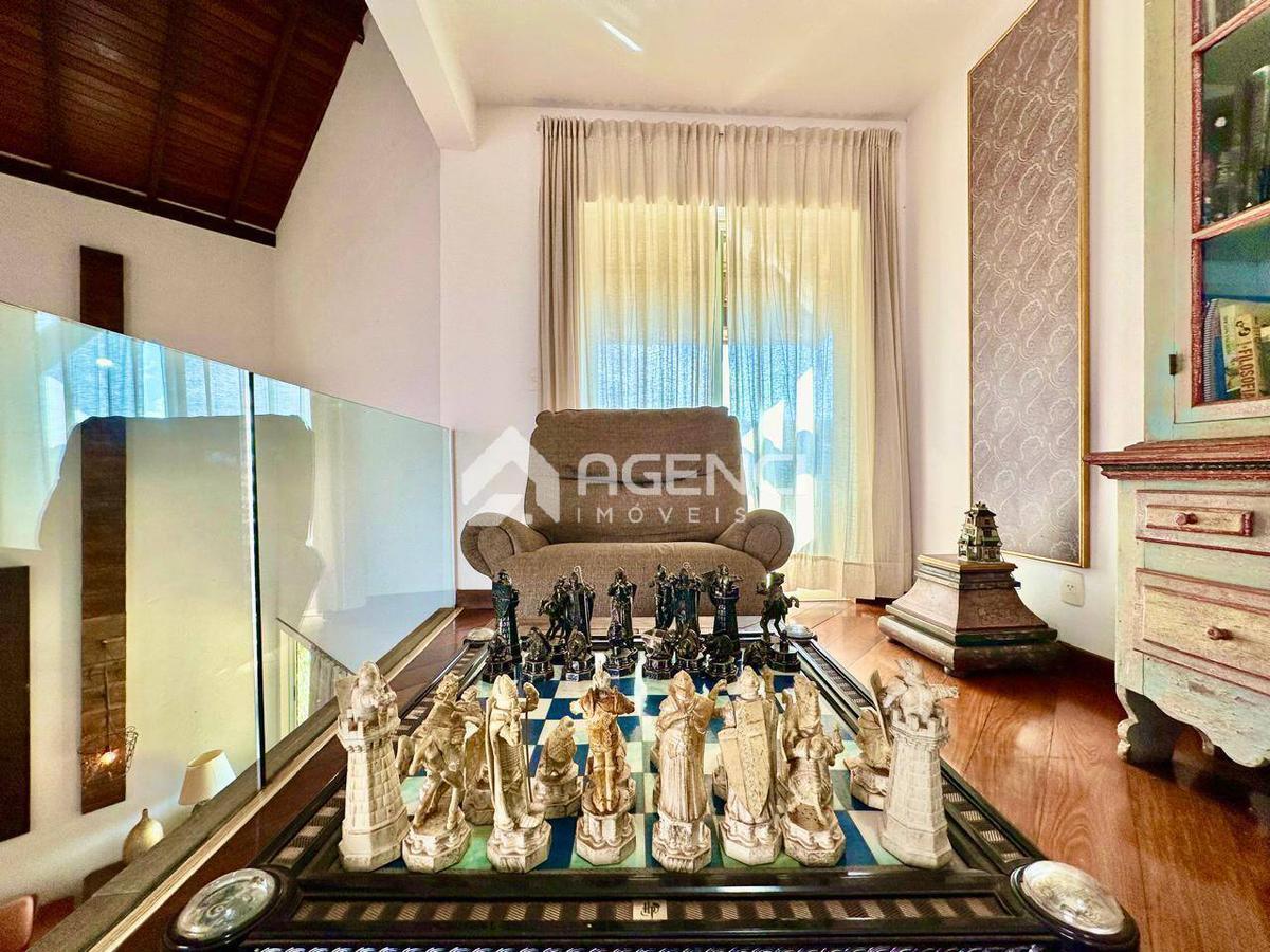 Casa, Jardim Canadá, 5 Quartos, 0 Vaga, 1 Suíte