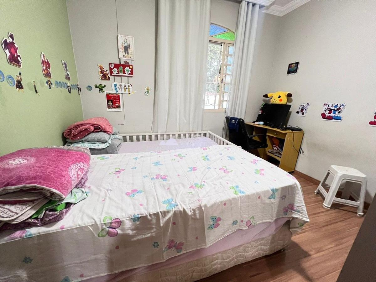 Casa, Itapoã, 4 Quartos, 6 Vagas, 2 Suítes