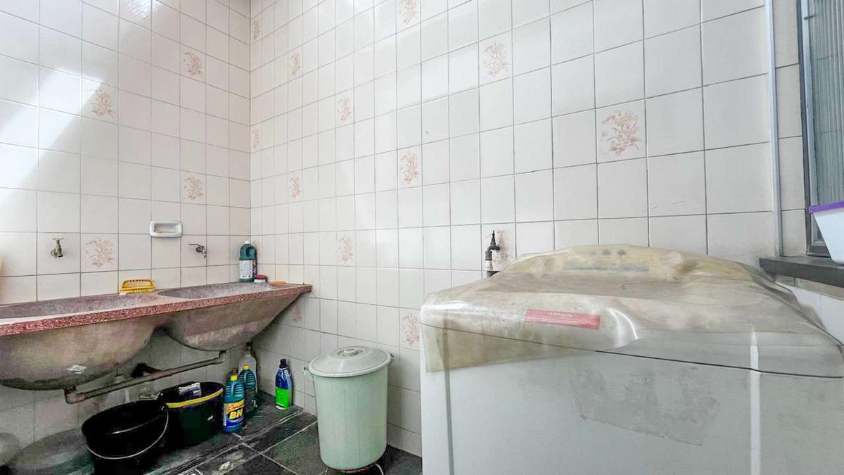 Casa, Santa Terezinha, 4 Quartos, 5 Vagas, 1 Suíte