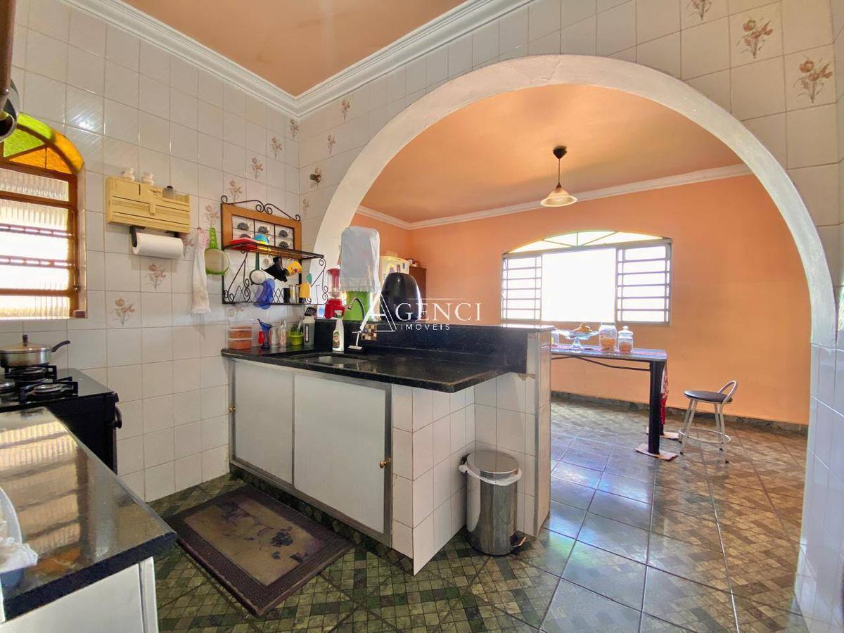 Casa, Santa Maria, 6 Quartos, 0 Vaga, 0 Suíte