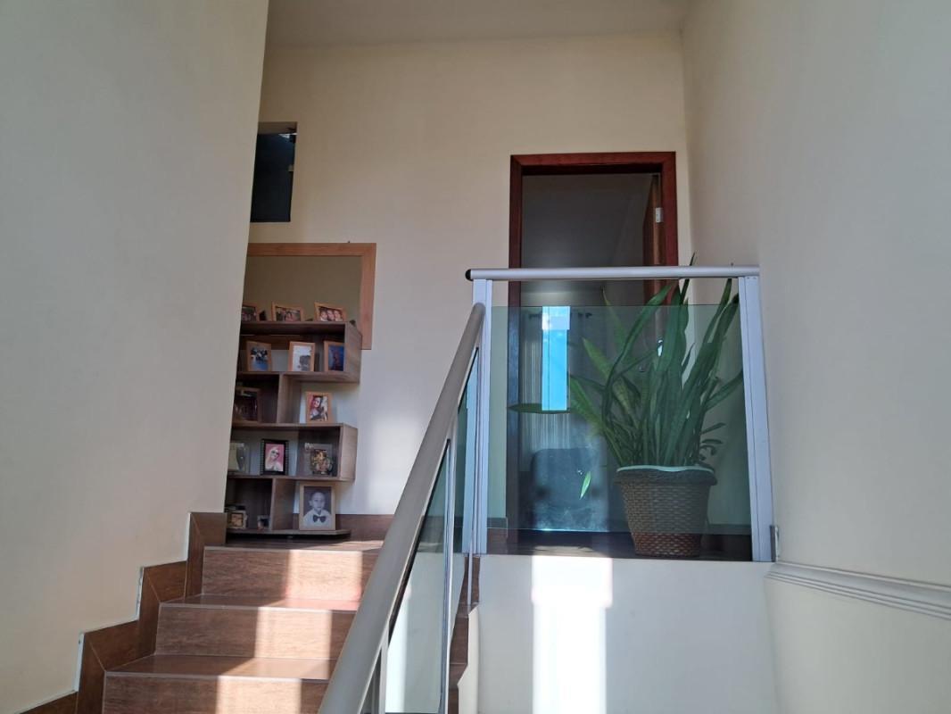 Casa, Colonial, 3 Quartos, 2 Vagas, 2 Suítes