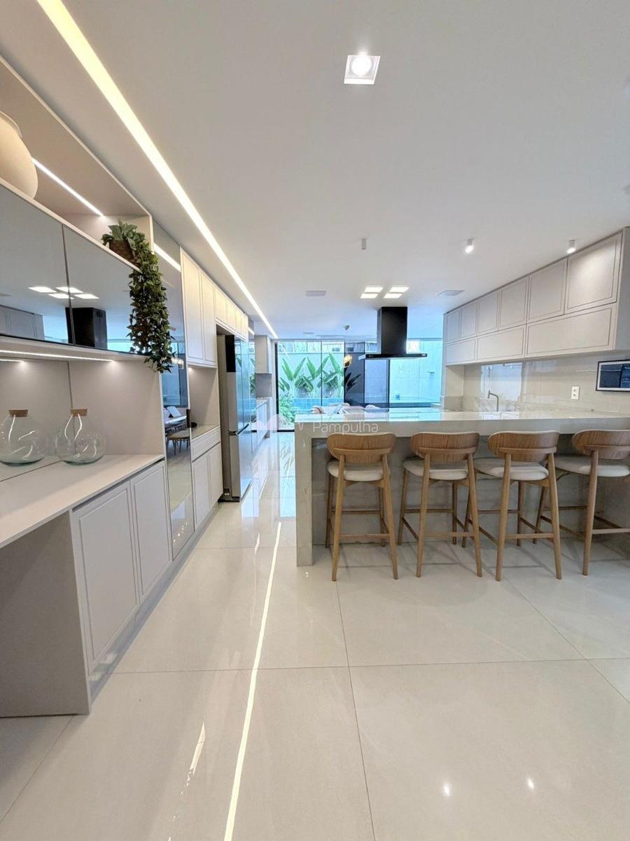 Casa, Planalto, 4 Quartos, 4 Vagas, 3 Suítes