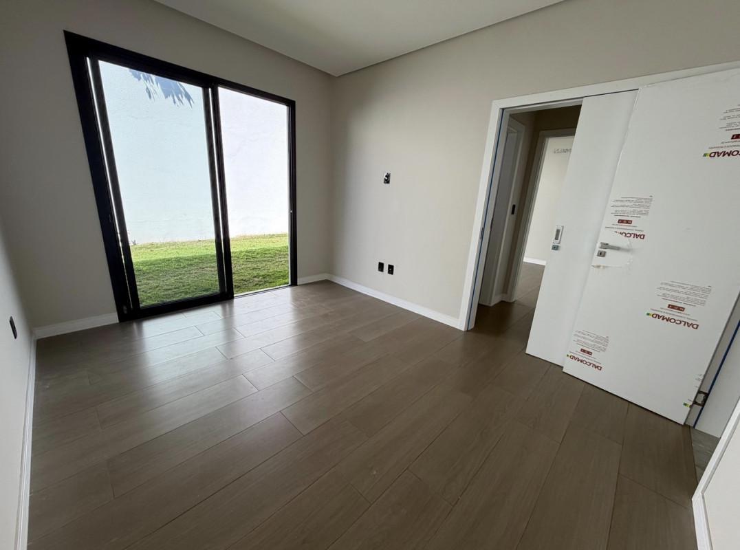 Casa, Trevo, 4 Quartos, 3 Vagas, 3 Suítes