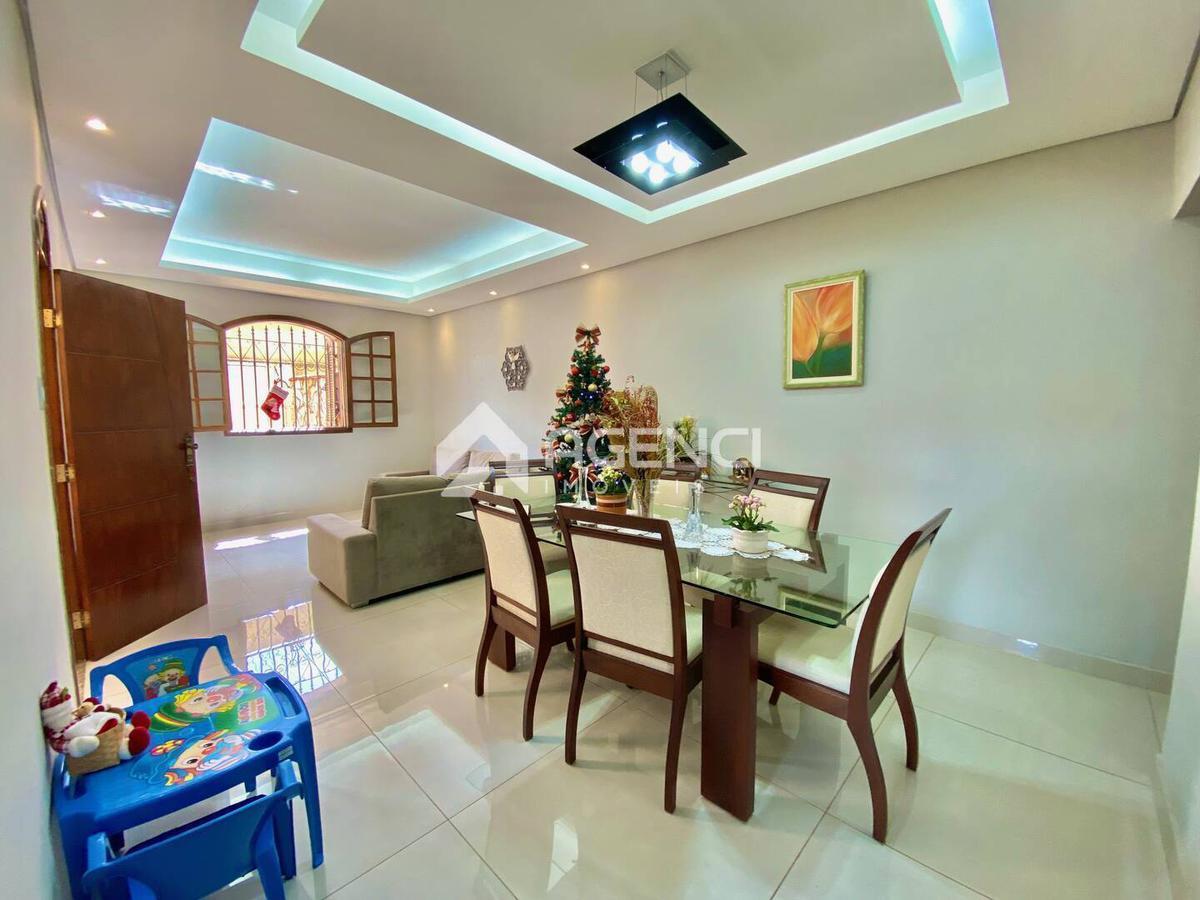 Casa, Santa Maria, 3 Quartos, 0 Vaga, 1 Suíte