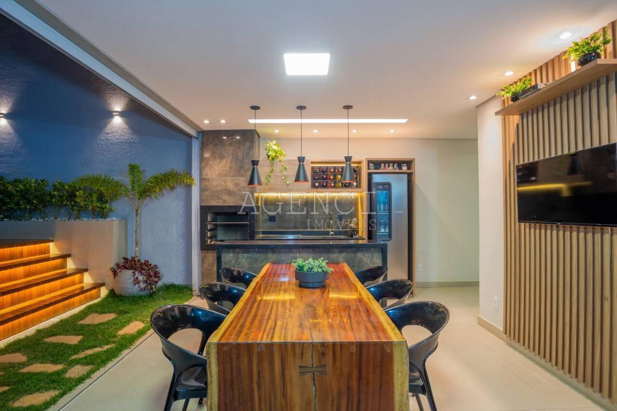 Casa, Cabral, 3 Quartos, 0 Vaga, 1 Suíte
