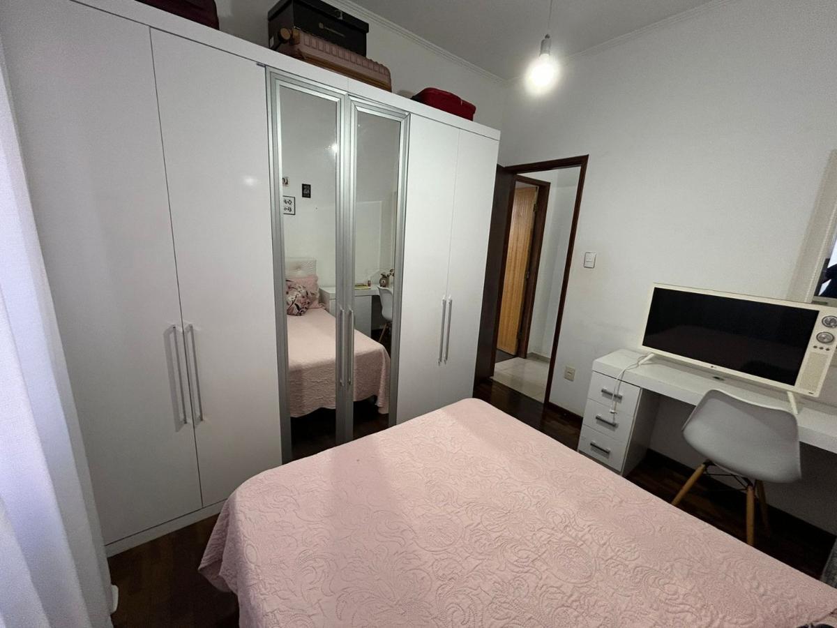 Casa, Santa Cruz Industrial, 3 Quartos, 5 Vagas, 1 Suíte