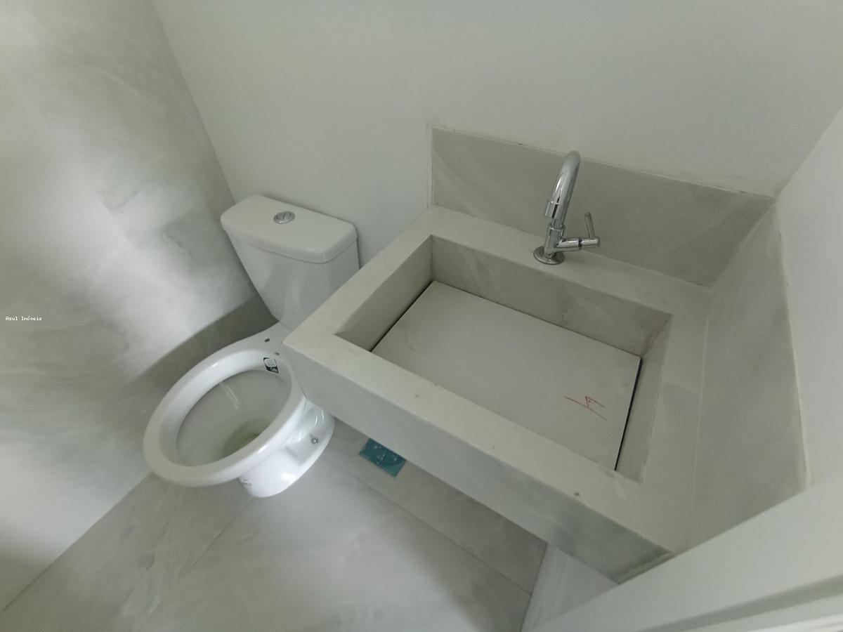 Casa, Planalto, 2 Quartos, 1 Vaga, 2 Suítes