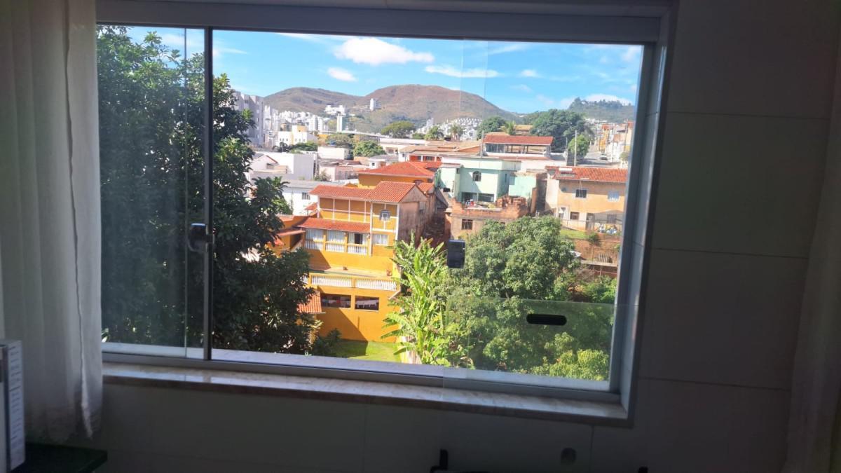 Casa, Palmeiras, 12 Quartos, 2 Vagas, 1 Suíte