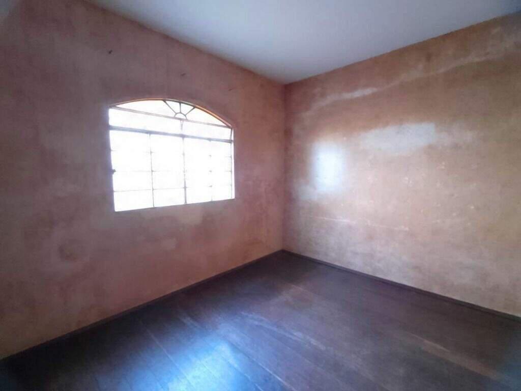 Casa, Palmeiras, 5 Quartos, 3 Vagas, 1 Suíte