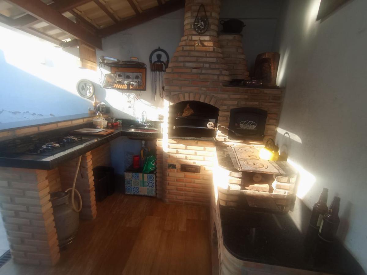 Casa, Santa Cruz, 3 Quartos, 8 Vagas, 1 Suíte