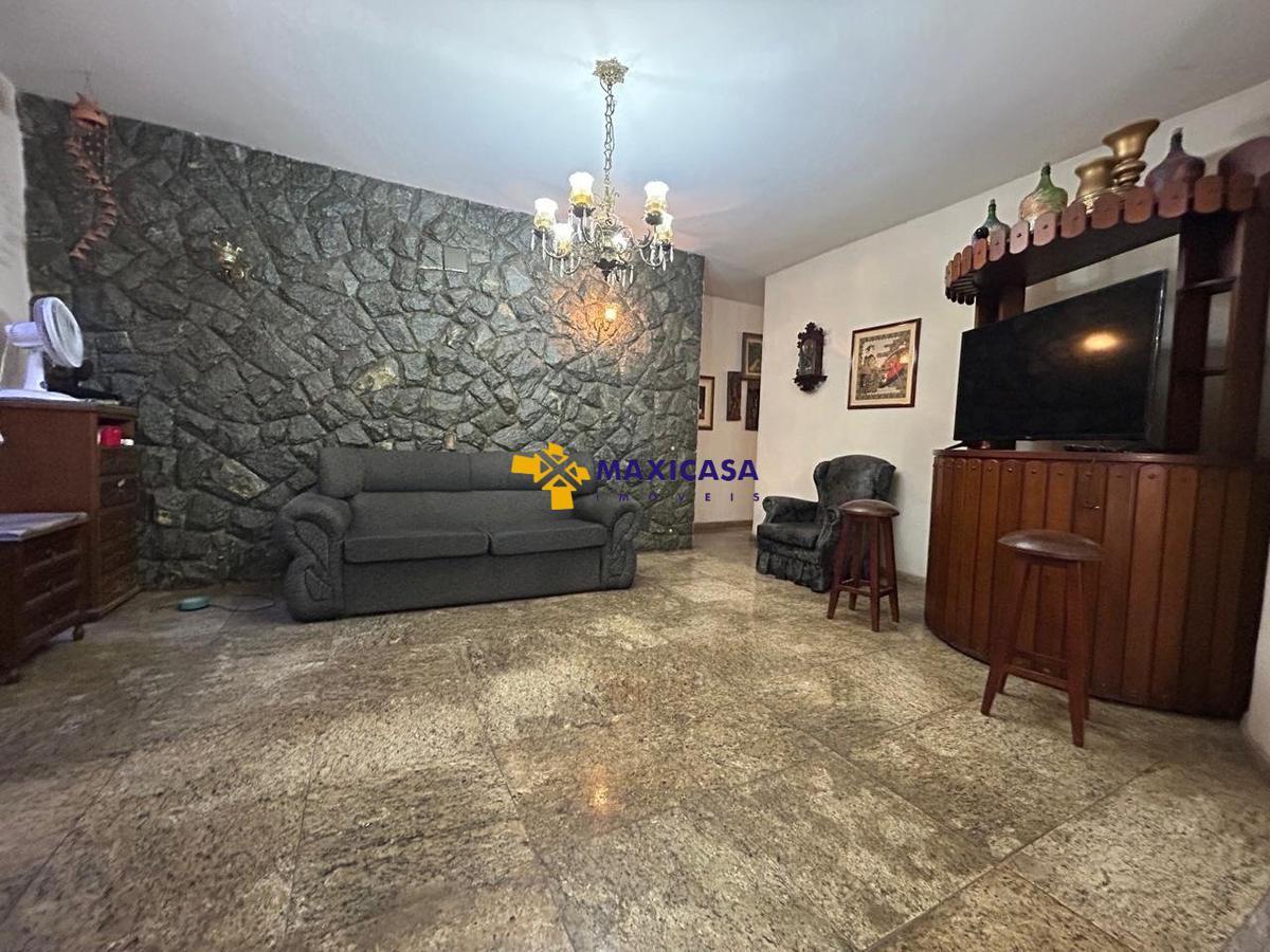 Casa, São José, 5 Quartos, 4 Vagas, 1 Suíte