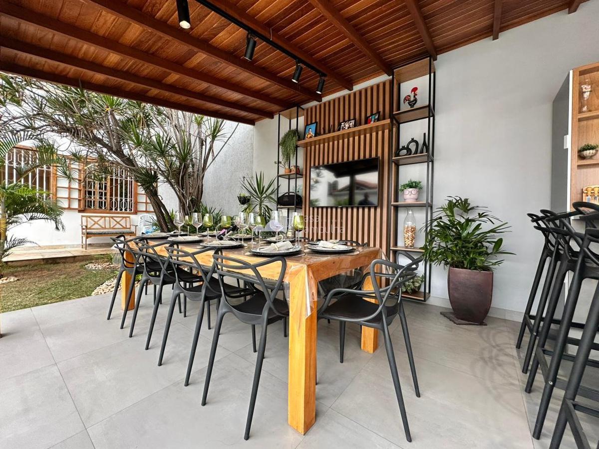 Casa, Planalto, 4 Quartos, 2 Vagas, 3 Suítes
