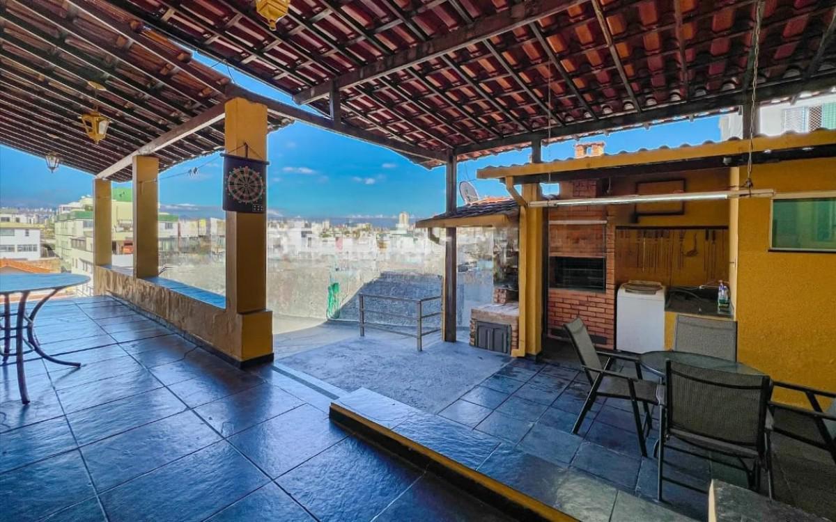 Casa, Sagrada Família, 2 Quartos, 3 Vagas, 2 Suítes