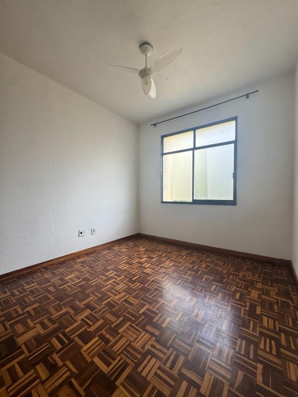 Apartamento, Sagrada Família, 2 Quartos, 1 Vaga, 1 Suíte