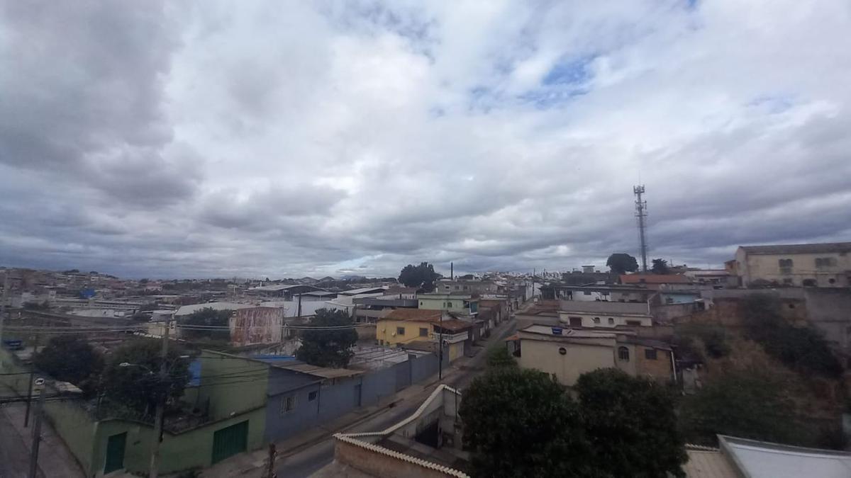 Prédio, Suzana, 3 Quartos, 2 Vagas, 1 Suíte