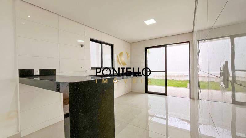 Casa, Santa Branca, 3 Quartos, 2 Vagas, 1 Suíte