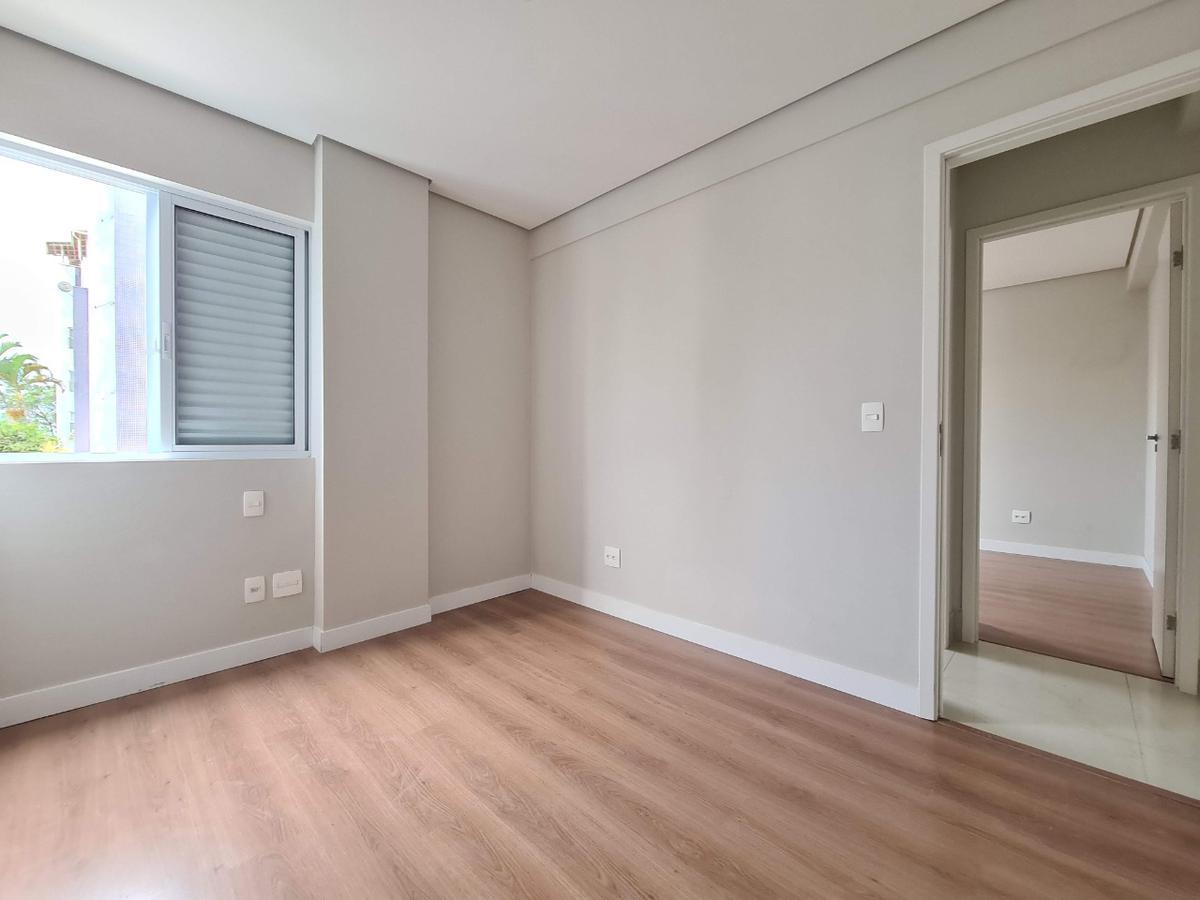 Apartamento, Sagrada Família, 3 Quartos, 2 Vagas, 1 Suíte