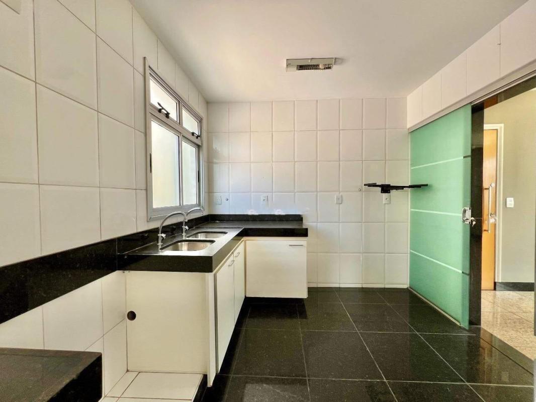 Apartamento, Funcionários, 4 Quartos, 2 Vagas, 2 Suítes