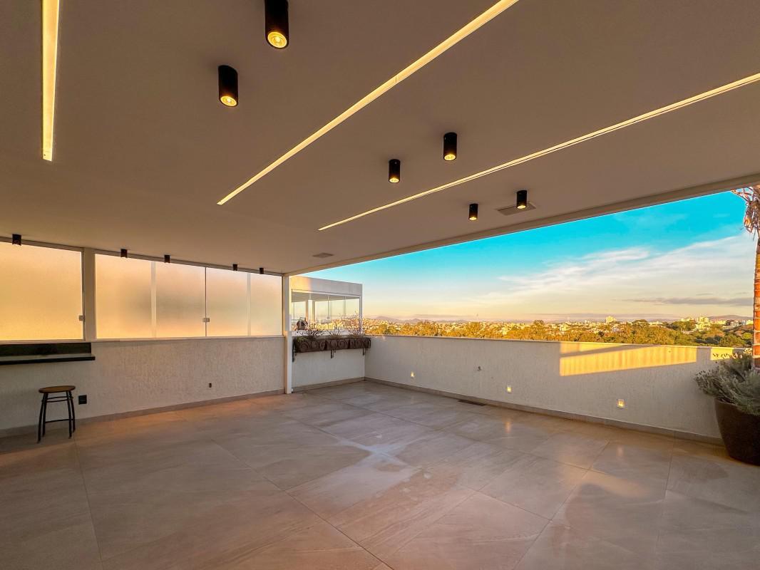 Cobertura, Planalto, 2 Quartos, 2 Vagas, 1 Suíte