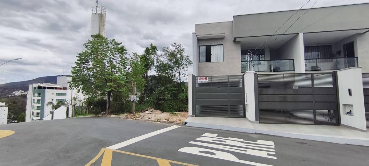 Casa, Alto Serenata, 3 Quartos, 2 Vagas, 1 Suíte